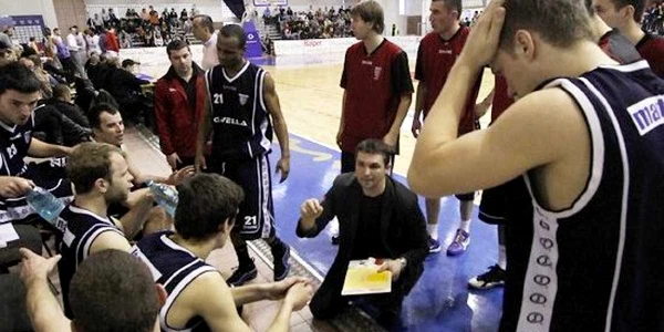 Orădenii au învins Timişoara prin coşul lui Mitchell (nr. 21)