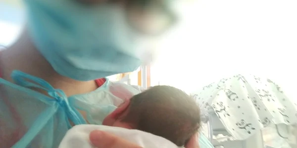 Micuţul Krisztian este iubit de toată familia şi a fost botezat la sfârşitul săptămânii trecute. FOTO