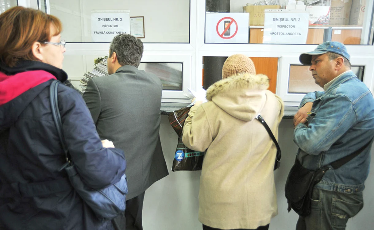 
    Începând cu 2016, va trebui să  depunem la fisc şi  câteva declaraţii  