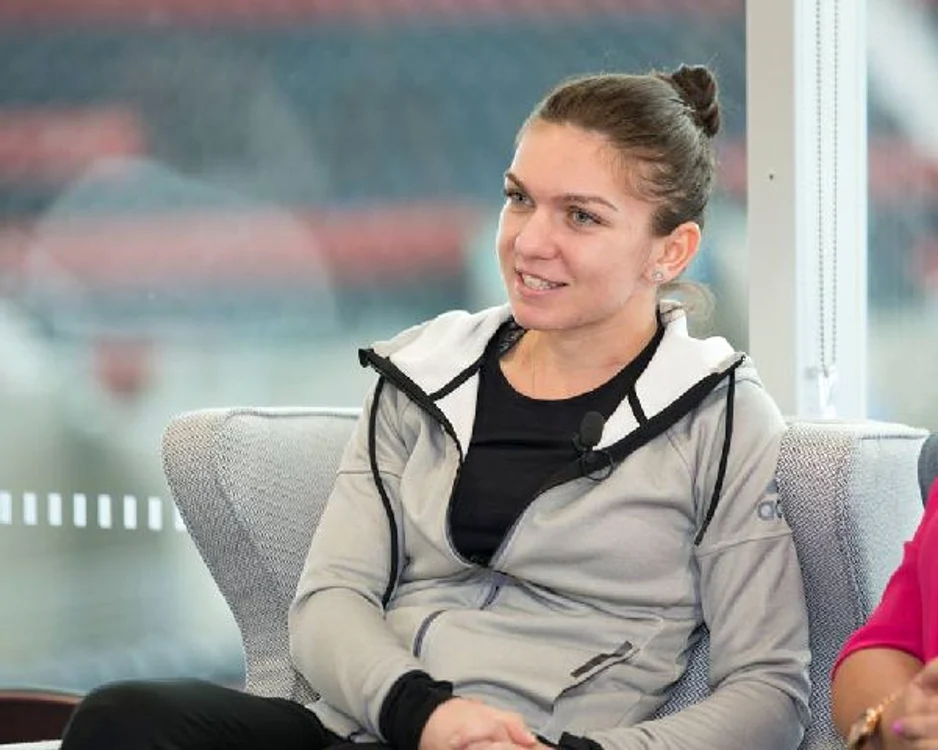 
    Simona Halep la tragerea la sorti de la BrisbaneFoto: Facebook  