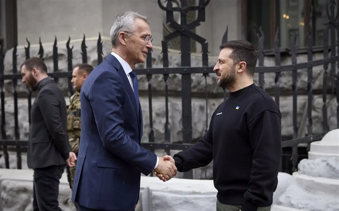 Secretarul general al NATO și V. Zelenski FOTO: EPA EFE