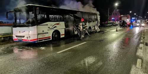 Incendiu autobuz Sibiu foto sibiu100.ro