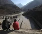 Operaţiuni de căutare şi salvare după viitura din Himalaya care a distrus un baraj şi a măturat muncitorii de pe un şantier FOTO EPA-EFE