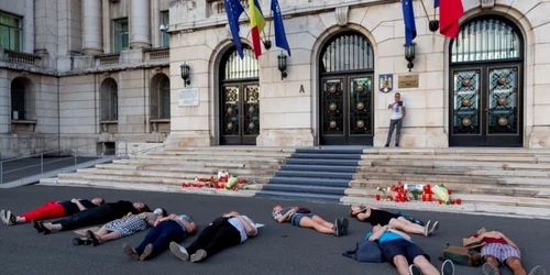 Protest MAI FOTO Inquam 