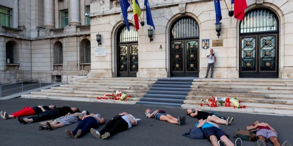 Protest MAI FOTO Inquam 