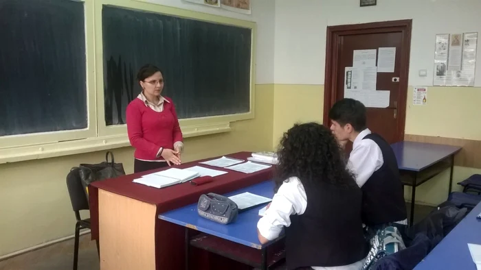 Profesorul Flaviana Popinciuc face pregătire la limba română