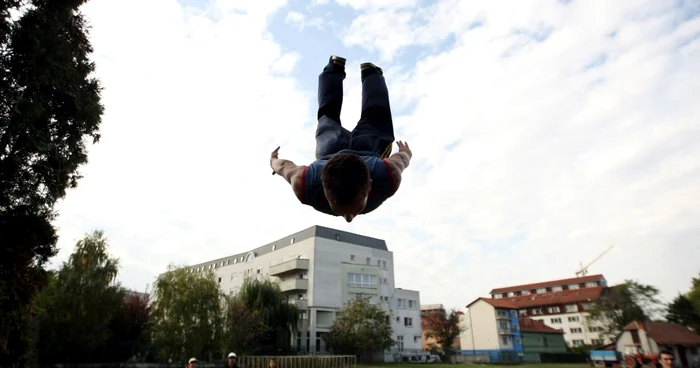 Timişoara: Spidermen de Banat, job la balurile liceenilor