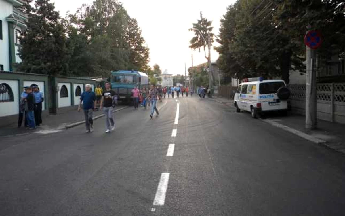 În zonă sunt restricţii pentru a permite accesul spectatorilor la meci. FOTO arhivă Adevărul Ploieşti