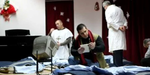Braşov: Deţinuţii de la Codlea au jucat piesa „Colonelul şi păsările“, Foto: Bogdan Crăciun