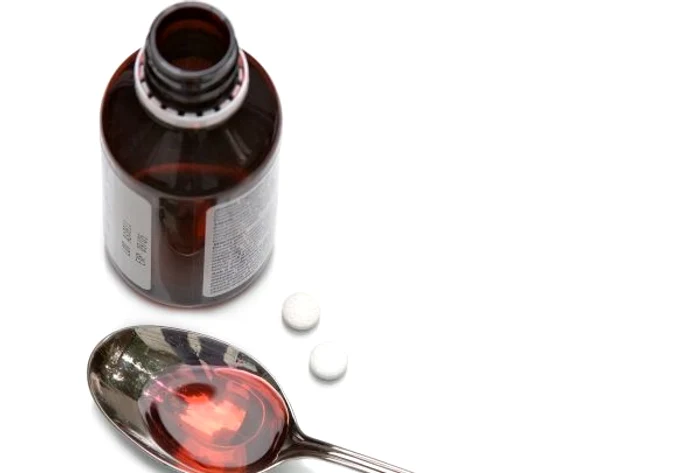 
    Se administrează o lingură în fiecare dimineață, pe stomacul gol.www.clickpentrufemei.ro  