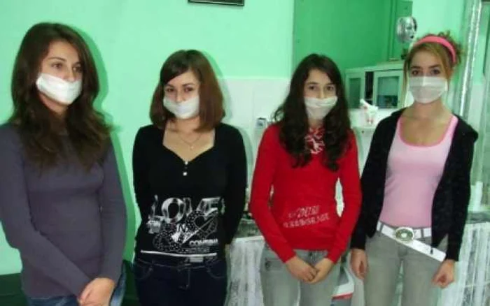 Craiova: Alte două licee sunt în alertă din cauza gripei porcine
