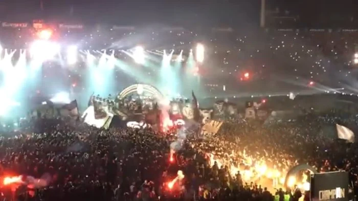 
    Stadionul lui PAOK Salonic a devenit o scenă a manifestării bucuriei fanilor  