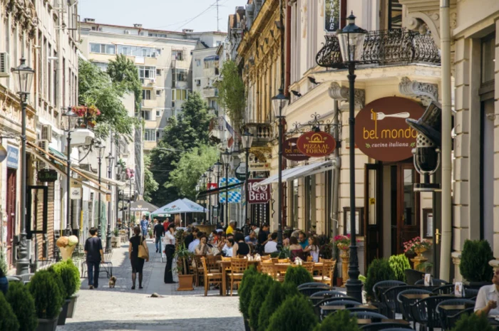 Primăria Capitalei va propune în Consiliul General un proiect care vizează salubrizarea Centrului Vechi. FOTO: Arhiv[