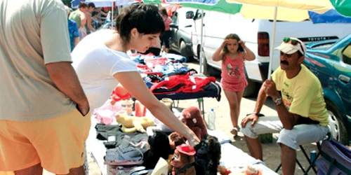 Reşiţa: Manelista Minodora îşi vinde pantofii şi jucăriile