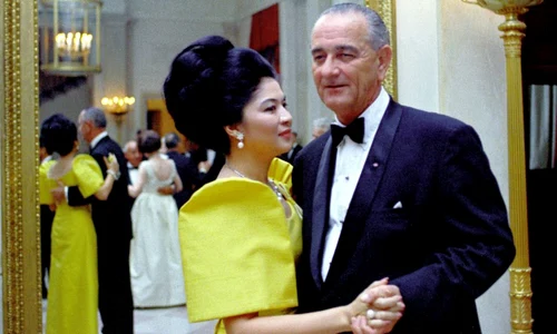 Imelda Marcos, «fluturele de oțel» jpeg