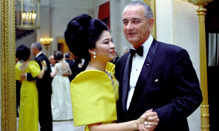 Imelda Marcos, «fluturele de oțel» jpeg