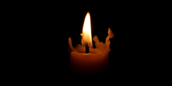 Incendiul a pornit de la o lumânare aprinsă 