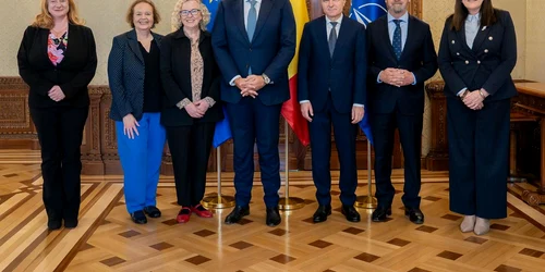 Nicusor Dan, intalnire cu o delegație condusă de Milton Dick, Președintele Camerei Reprezentanților din Australia png