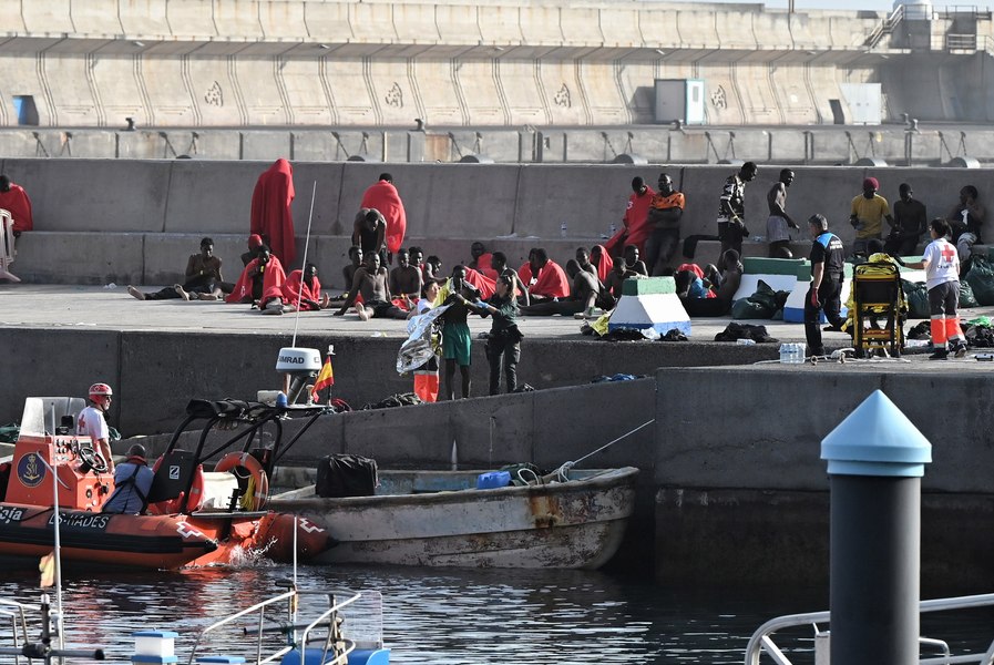 Trei migranți au fost găsiți morți la sosirea în Insulele Canare | VIDEO