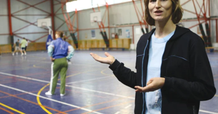 Iaşi: „Prinţişorul“ a călcat în străchini şi la şcoală
