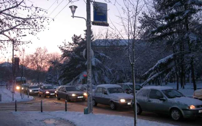 Puţin după ora 8, zona Complexului Studenţesc era aproape blocată