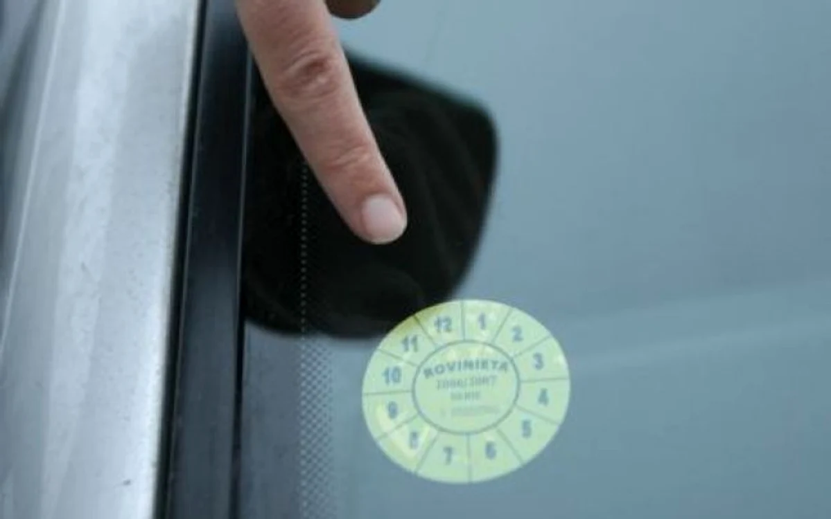 Între orele 0.00 şi 8.00 nu se pot cumpăra roviniete