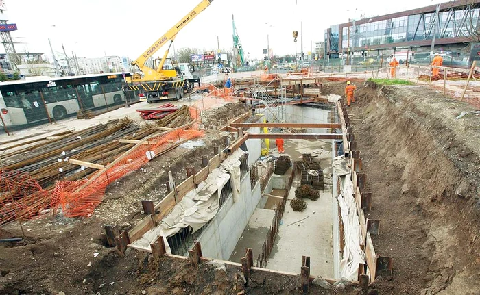 Pasaj Piaţa Sudului: Costuri: 127,14 milioane lei. Fonduri nerambursabile: 96,4 milioane lei. Fonduri pierdute: 83,9 milioane leiFoto: pasajpiatasudului.ro
