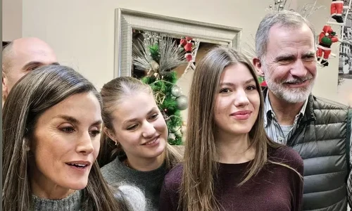 Regele Felipe, Regina Letizia, Sofia și Leonor 2 jpg