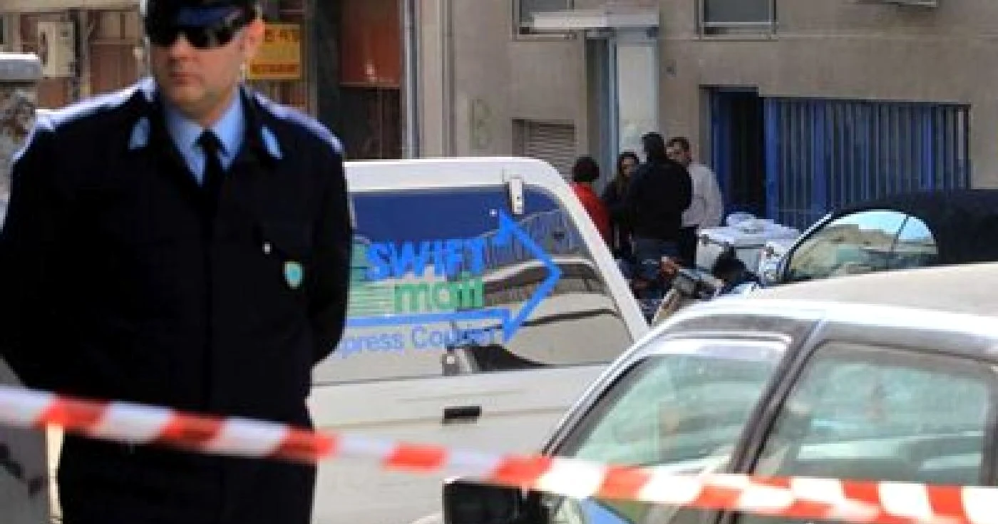 Luni, poliţia elenă a interceptat colete-capcană adresate preşedintelui francez