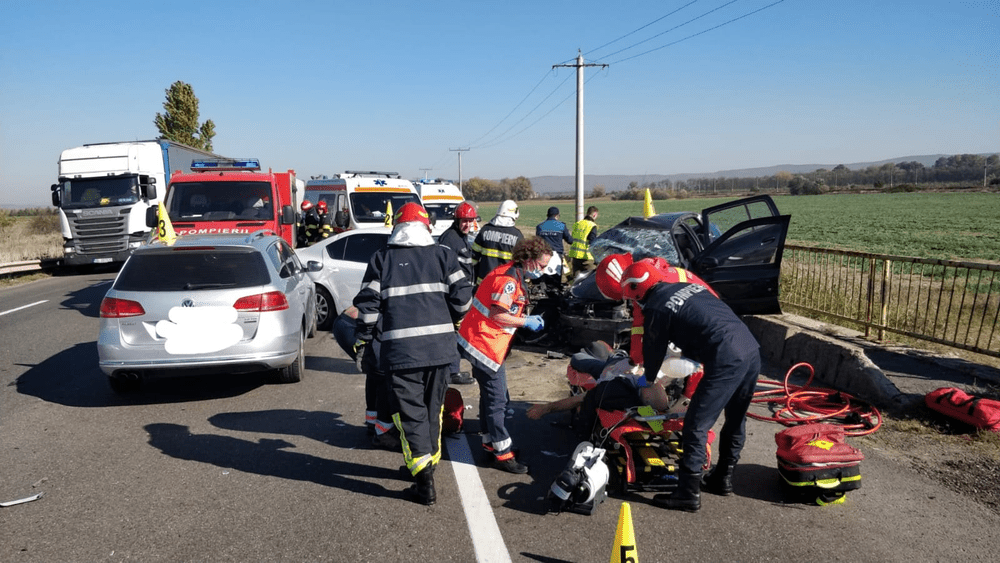 Un mort și doi răniți într-un accident pe E85, la ieșirea din Adjud spre Focșani