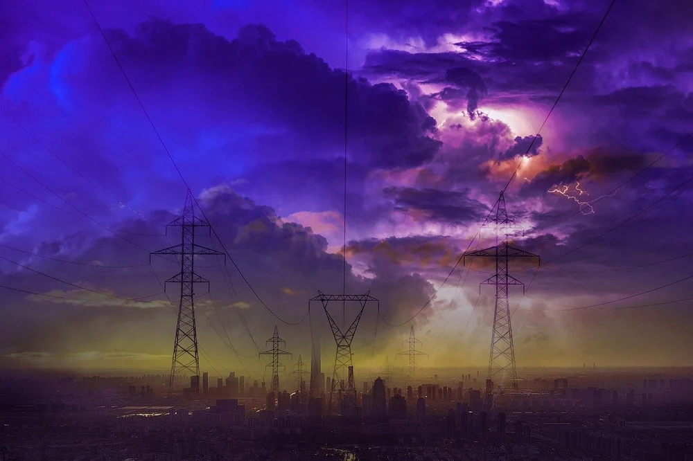 Vremea extremă lasă mii de oameni fără curent electric, în mai multe județe din țară. Comitetul Energetic de Iarnă, convocat de urgență