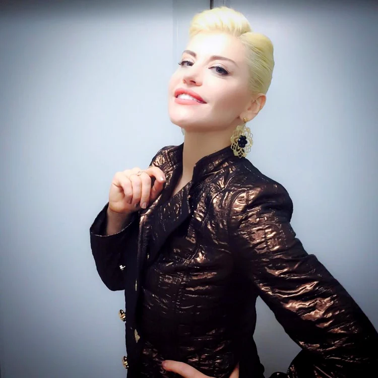 
    Loredana, sexy şi răpitoare, în orice ipostazăFoto: Arhivă personală  