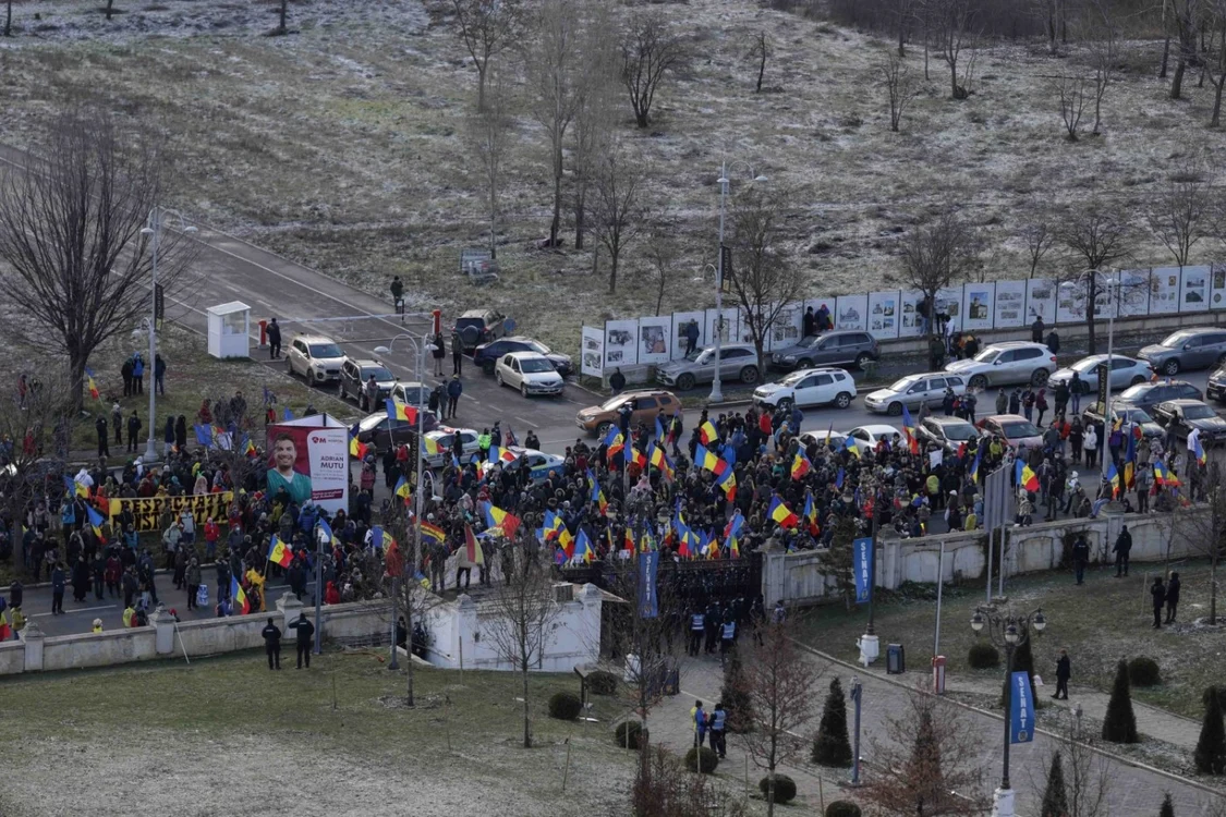 Protestatari faţă de introducerea Certificatului COVID FOTO Inquam Photos / Octav Ganea