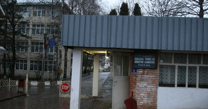 Colegiul Tehnic de Industrie Alimentară Suceava, locul unde elevii nu dădeau pe la ore, dar primeau note.        Foto: Sandrinio Neagu