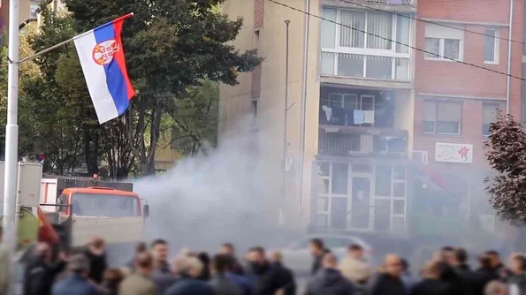 VIDEO // Kosovo, un butoi de pulbere Ciocniri violente între polițiști kosovari și civili sârbi jpeg