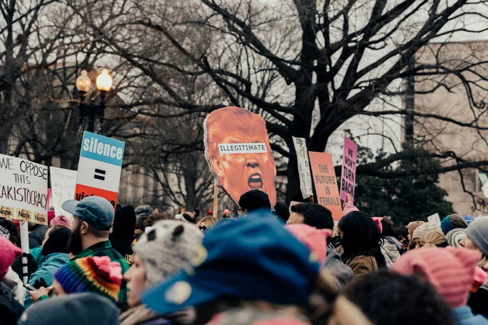 Întreaga lume a avut în agendă un an electoral presărat cu multe proteste. FOTO: Pexels