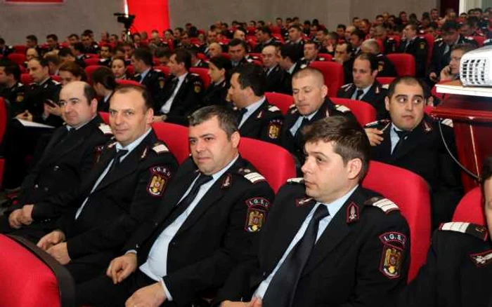 Evenimentul s-a desfăşurat în aula Universităţii ”Valahia”