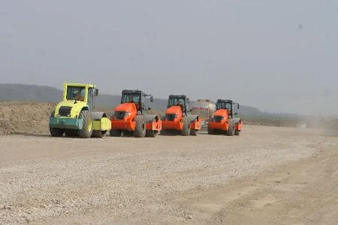 Autostrada Bucureşti - Braşov dărâmă casele la Râfov
