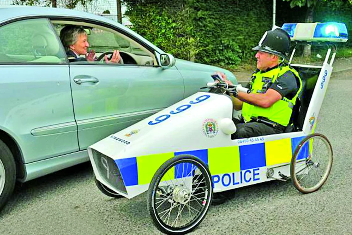 
    “Bolidul” poliţiei  britanice, spaima şoselelor  