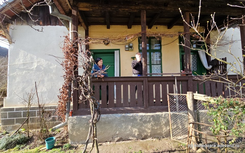 Satul sărac care ascunde bulgări uriași de aur. Aici a fost găsită pepita de 53 de kilograme de aur VIDEO
