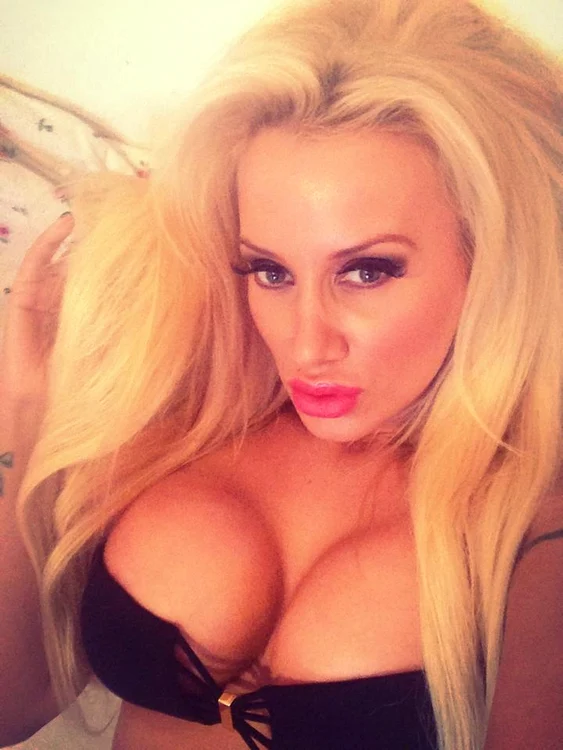 
    Simona Traşcă a slăbit considerabil în ultimele două luniSursă foto:Facebook  