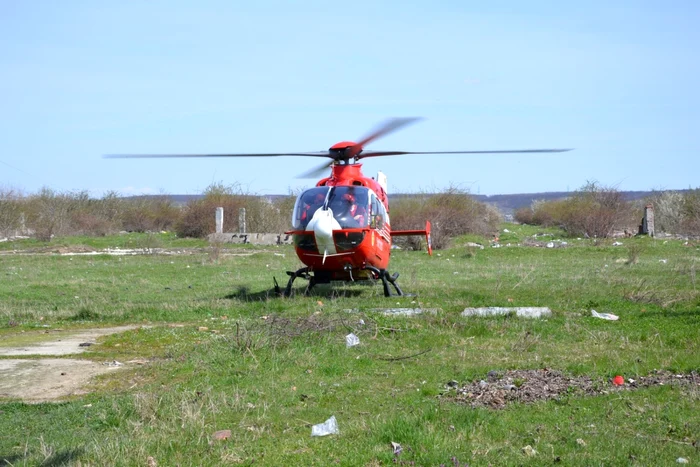 Una dintre victime a fost transportată cu elicopterul la Craiova FOTO ISU Olt