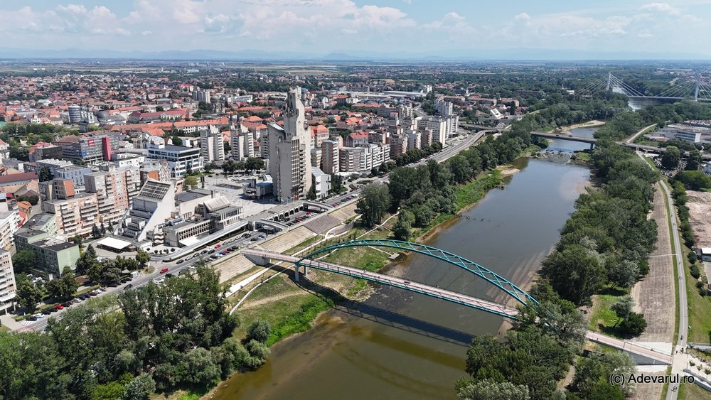 Satu Mare și Baia Mare, marile orașe din nord-vest rămase departe de autostrăzi. Peste 450.000 de oameni așteaptă drumurile rapide