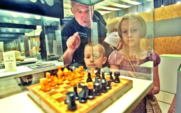 Expoziţia în cinstea lui Dumitru Prunariu a fost deschisă