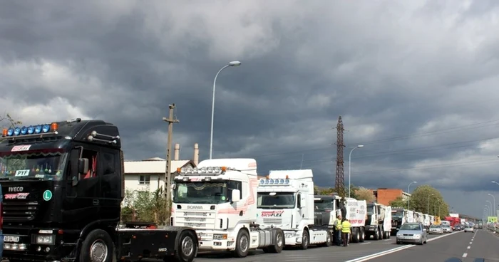 Şoferii au parcurs un traseu de câţiva kilometri prin Alba Iulia. Foto alba24.ro