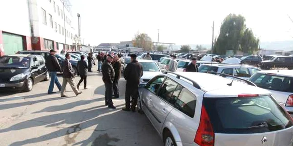Pe piata asigurarilor auto continua razboiul