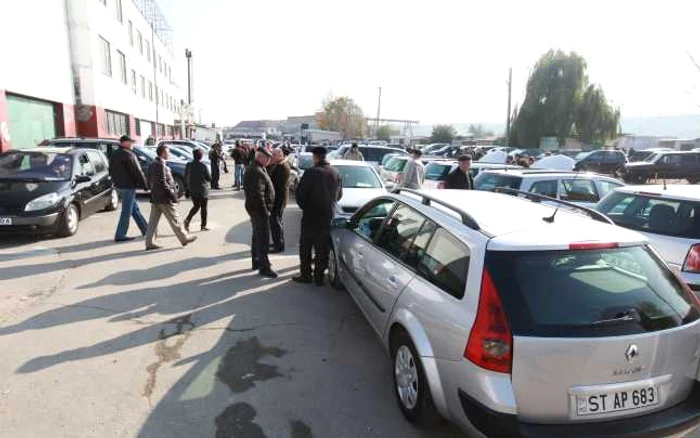 Pe piata asigurarilor auto continua razboiul FOTO Dumitru Gonciar