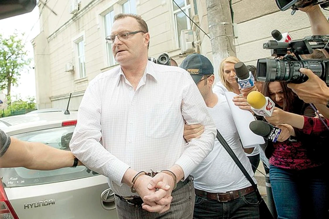 
    Dan Nicolae Staja a fost reţinut după şase ore de audierifoto: jurnalul.ro  