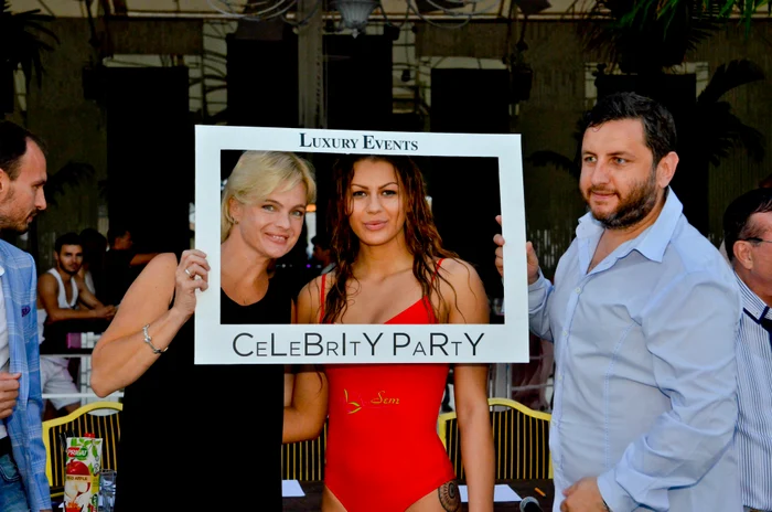 Miss Gabriela Dana Vlăduţ, alături de Erika Eleniak şi de Eduard Irimia, promotorul galelor SuperkombatFoto: Luxury Events