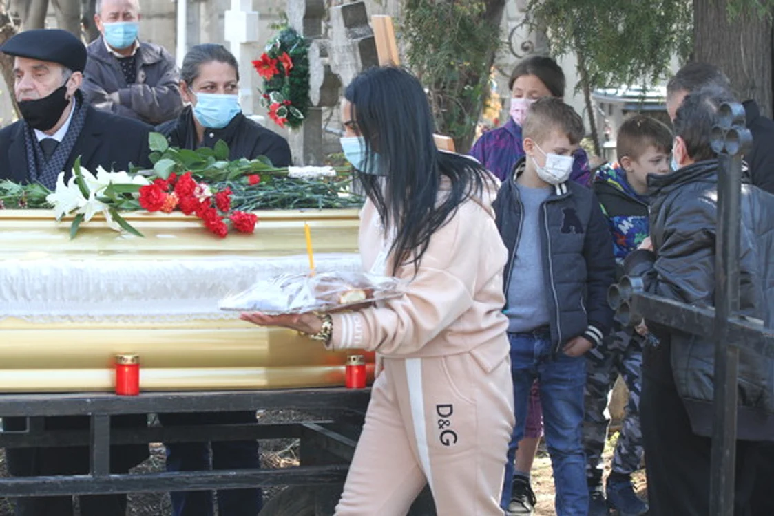 
    A trecut o lună de la moartea celebrei cântăreţe  